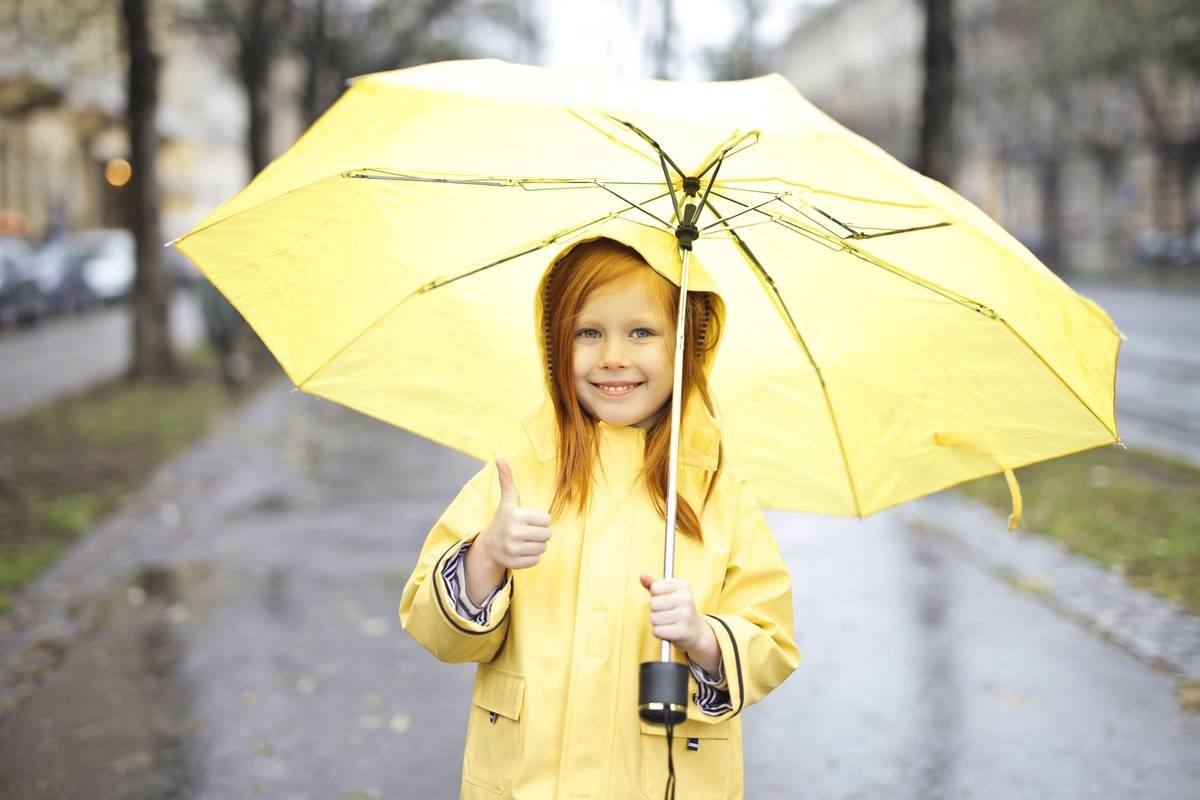 Why Your Beach Umbrella’s Still Dripping in July: The Truth About Waterproof Outdoor Umbrella Covers