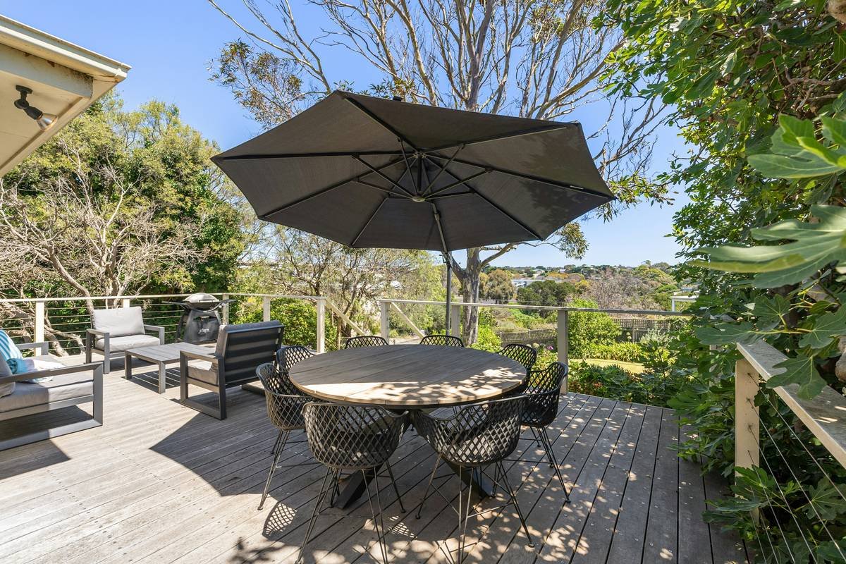 How to Choose the Perfect Sun Shade Umbrella Patio Setup for Glare-Free, All-Day Comfort
